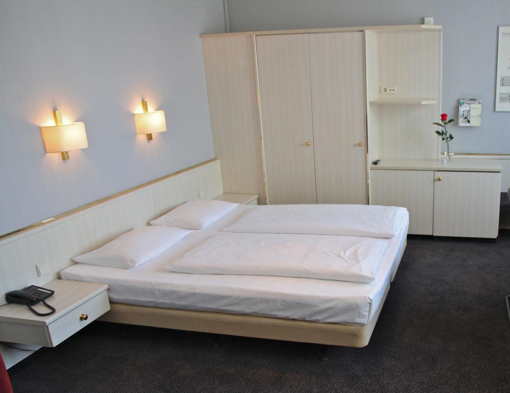 Berlin Plaza Hotel Am Kurfuerstendamm Dış mekan fotoğraf